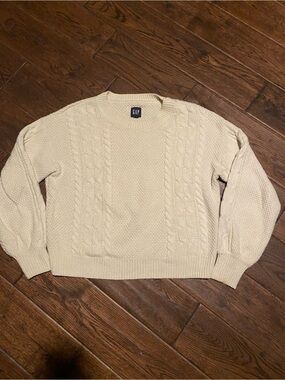 GAP Women’s Cream Cable-Knit Crewneck Sweater